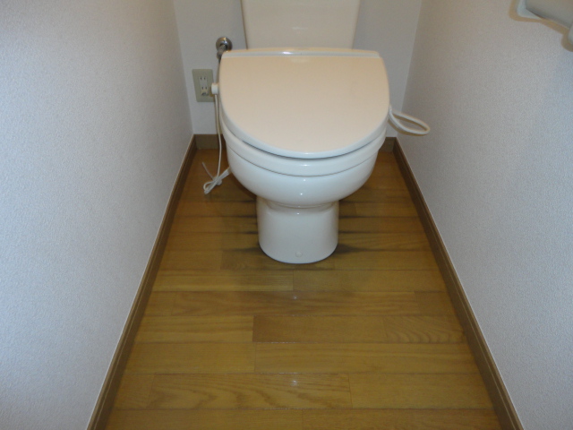 最前線の トイレ 1帖:約2平方m※壁4面+天井 クロス 壁紙 張替 クッションフロア 床材